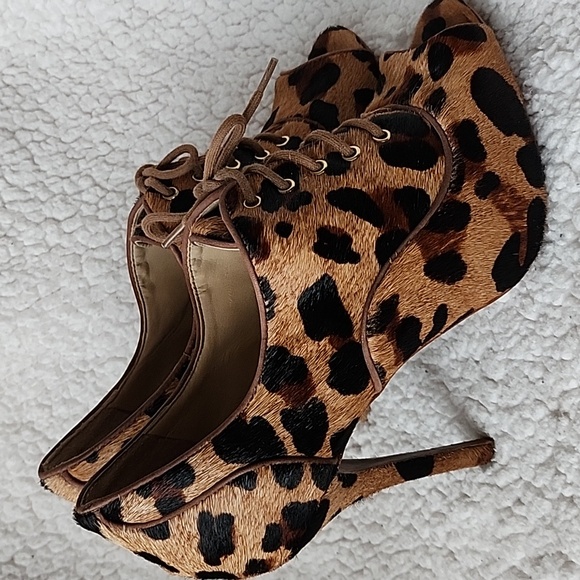SCHUTZ leopard print calf hair pumps - Picture 3 of 8